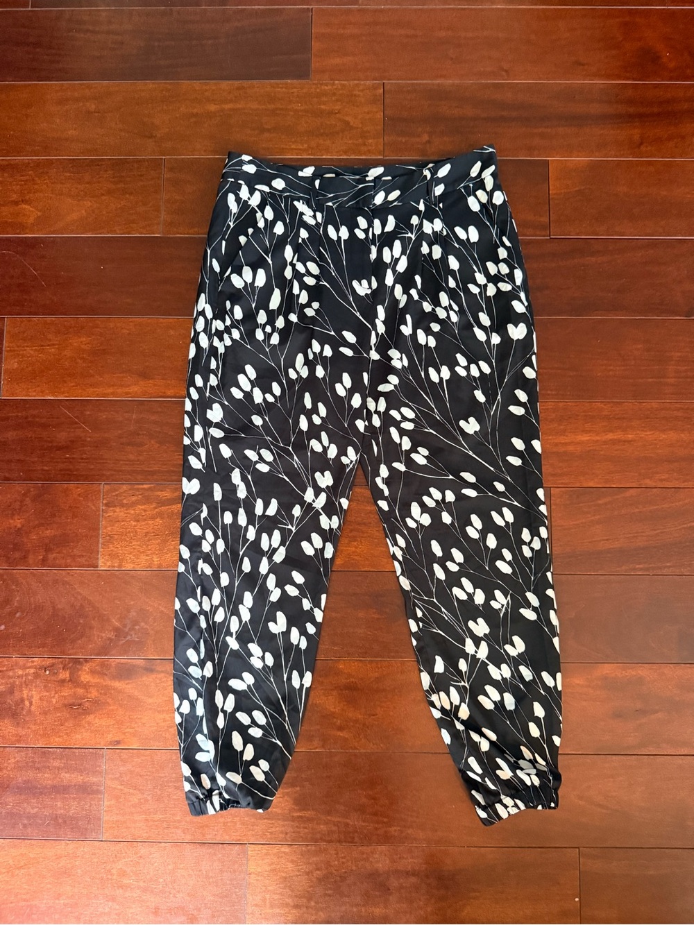 DKNYC Black and White Floral Print Pants